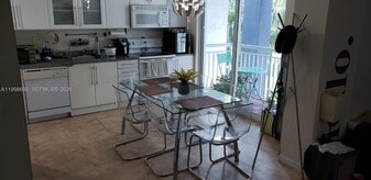 275 NE 18th St, Unit 307 in Miami, FL - Building Photo