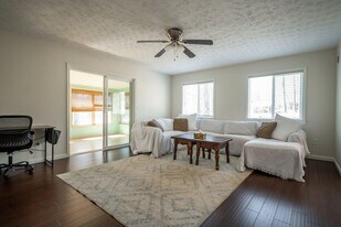 157 Beaverdam Creek Rd in Winterville, GA - Building Photo