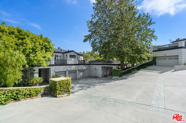 property at 28600 Pacific Coast Hwy