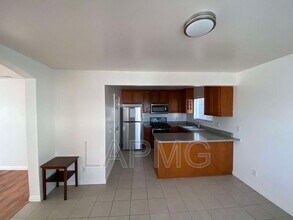 762 W 21st St in Los Angeles, CA - Building Photo - Building Photo