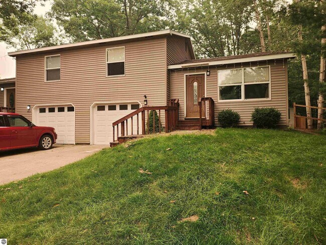 property at 4416 Eagle Crest Dr