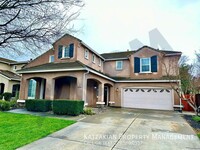 5897 Riverbank Cir in Stockton, CA - Foto de edificio - Building Photo