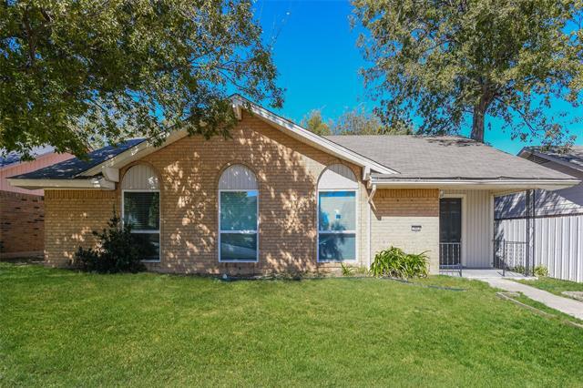 1905 Christopher Dr in Fort Worth, TX - Building Photo