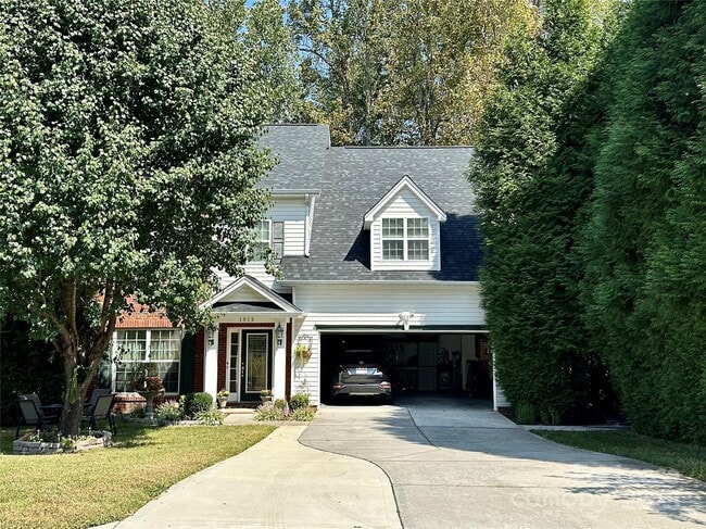 property at 1913 Thorn Crest Dr