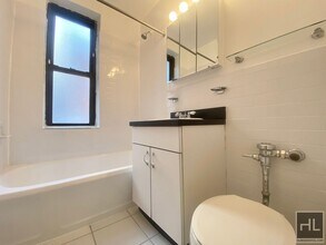 EAST 55 STREET in New York, NY - Building Photo - Building Photo