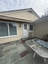 76 Borden Rd in Tiverton, RI - Building Photo - Building Photo