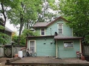 1627 New Hampshire St in Lawrence, KS - Building Photo - Building Photo