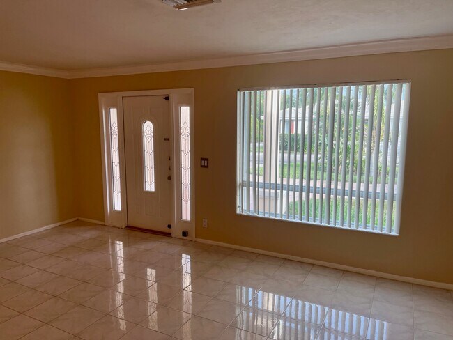 1400 Beta Ct N in West Palm Beach, FL - Building Photo - Building Photo
