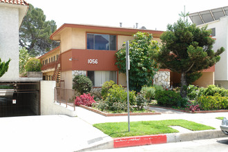 1056 Elm Ave in Glendale, CA - Building Photo - Building Photo