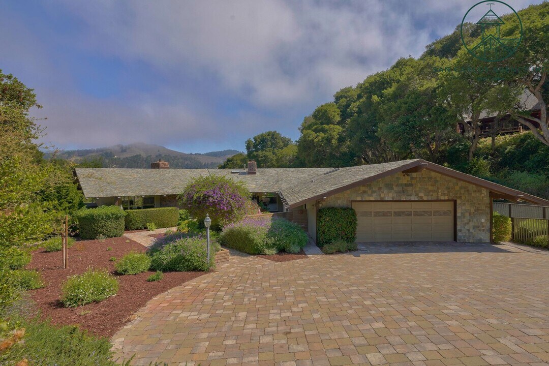 7020 Valley Knoll Rd in Carmel By The Sea, CA - Building Photo