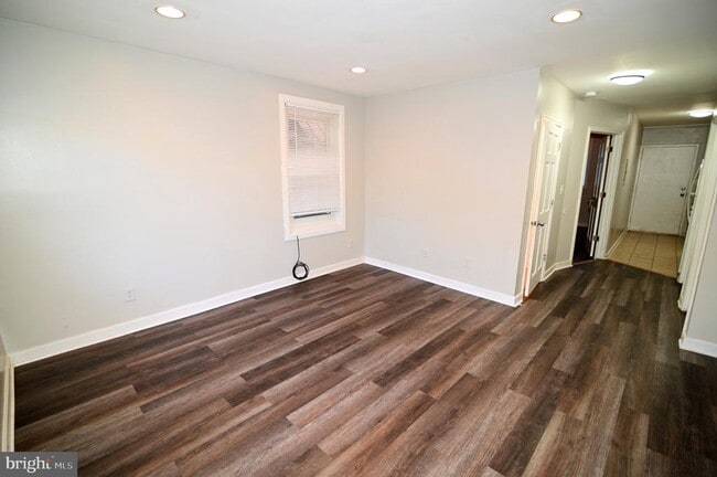 property at 431 Mellon St SE