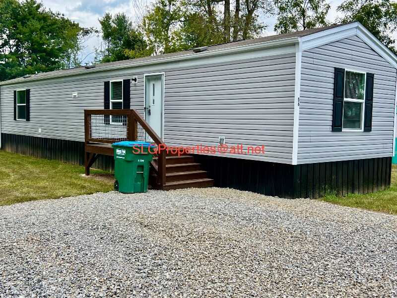 56 Health Nut Ln in Hendersonville, NC - Building Photo