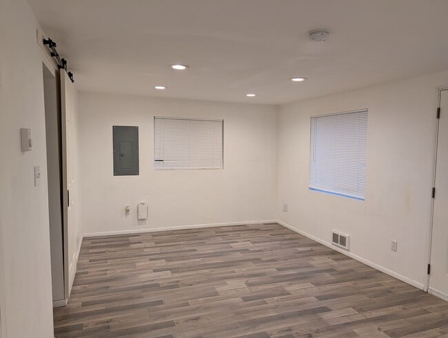 107 E Section St in Mount Vernon, WA - Building Photo - Building Photo