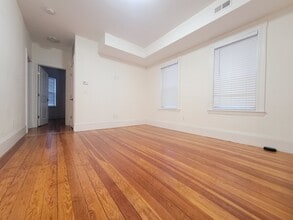 74 Myrtle St, Unit 2 in Malden, MA - Foto de edificio - Building Photo