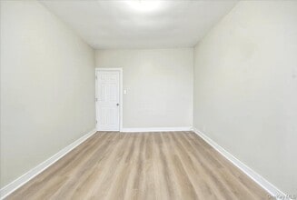 943 E 232nd St in Bronx, NY - Building Photo - Building Photo