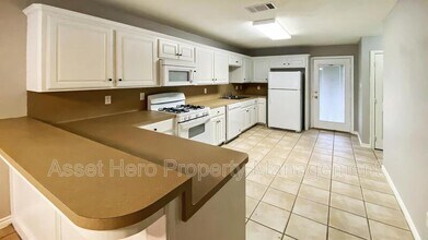 205 Cooner St in College Station, TX - Foto de edificio - Building Photo