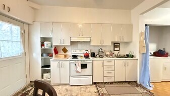 2512 Coursol Rue in Montréal, QC - Building Photo