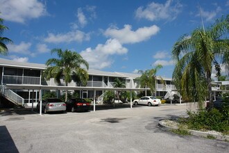 Heron Cove in Englewood, FL - Foto de edificio - Building Photo