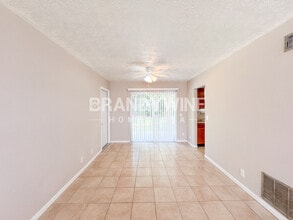 807 Turtle Creek Dr N in Jacksonville, FL - Building Photo - Building Photo