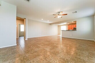 7554 S Ocean Port Dr in Tucson, AZ - Foto de edificio - Building Photo