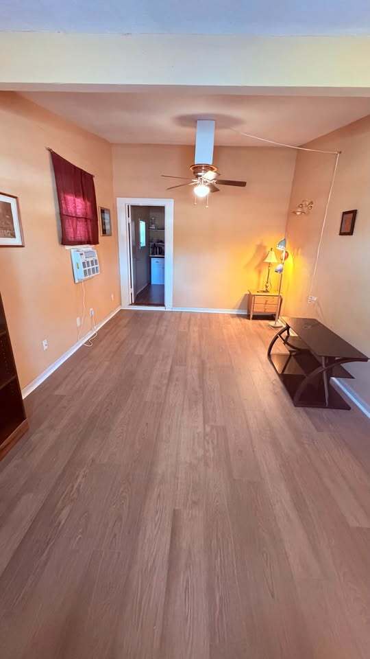 3324 Webber St, Unit Studio