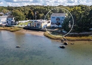 22 Cove St in Wareham, MA - Building Photo - Building Photo
