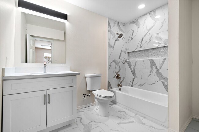 9711 Linkmeadow Ln in Houston, TX - Building Photo - Building Photo