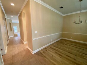 5000 Mission Oaks Blvd in Austin, TX - Building Photo - Building Photo