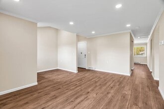 15B Andover Ct in Red Bank, NJ - Building Photo - Building Photo