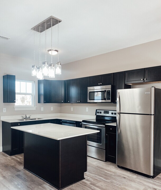 621 Heavenly Plz in Wellford, SC - Building Photo