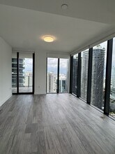 1010 Brickell Ave in Miami, FL - Foto de edificio - Building Photo