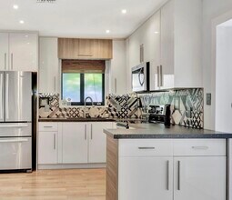 2415 SW 21st Ter in Miami, FL - Building Photo - Building Photo