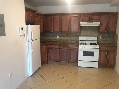 141-27 84th Dr-Unit -4 in Queens, NY - Building Photo - Building Photo