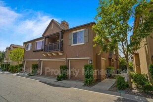 28371 Mirabelle Ln in Santa Clarita, CA - Building Photo