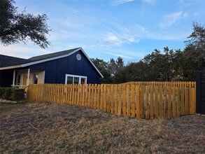 10201 Longhorn Skyway in Dripping Springs, TX - Building Photo - Building Photo