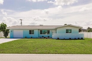 3316 Port Charlotte Blvd in Port Charlotte, FL - Building Photo