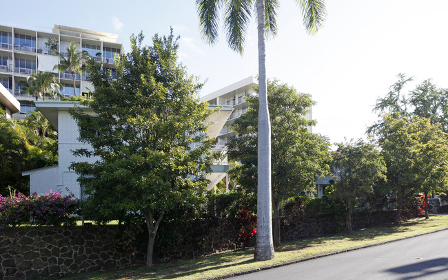 540 Iolani Ave in Honolulu, HI - Foto de edificio - Building Photo