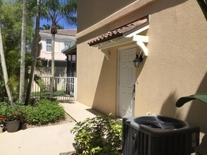 2137 Tigris Dr in West Palm Beach, FL - Building Photo - Building Photo