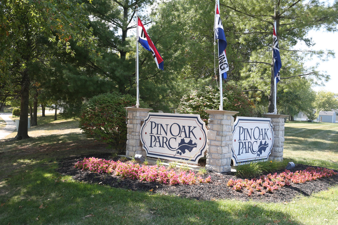 Pin Oak Parc in O'Fallon, MO - Building Photo