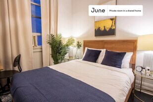 Room in Shared 4 bed/1 bath home in New York, NY - Building Photo