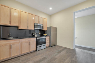 120 E Main St-Unit -3 in Torrington, CT - Building Photo - Building Photo
