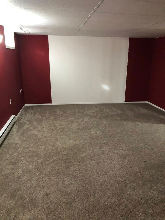 1324 Sims St in Dickinson, ND - Building Photo - Building Photo