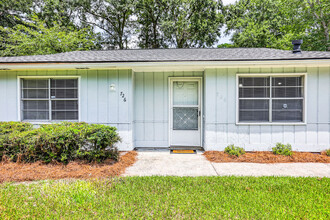 726 Fleming Rd in Hinesville, GA - Building Photo - Building Photo