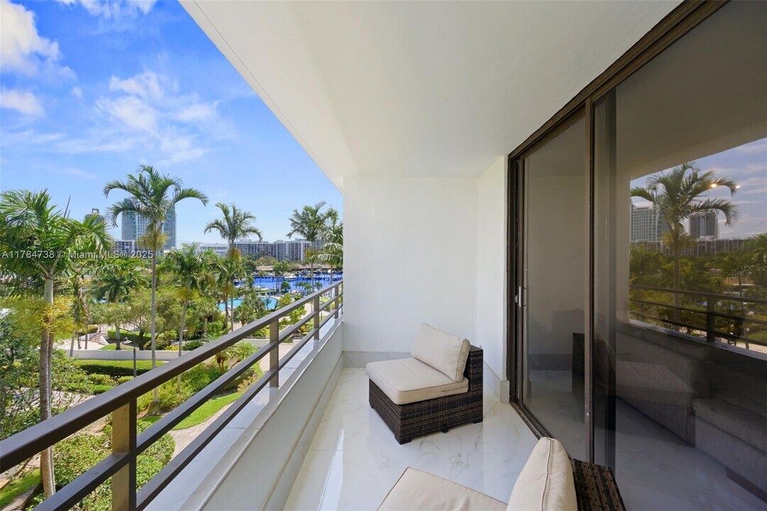 500 Three Islands Boulevard in Hallandale Beach, FL - Building Photo