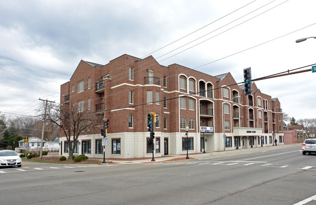 Richmond Station in Westmont, IL - Building Photo - Building Photo