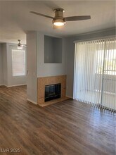 2325 Windmill Pkwy in Henderson, NV - Building Photo - Building Photo