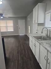 5003 Lark Ave in San Antonio, TX - Building Photo - Building Photo