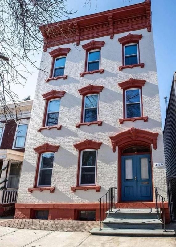 449 2nd St