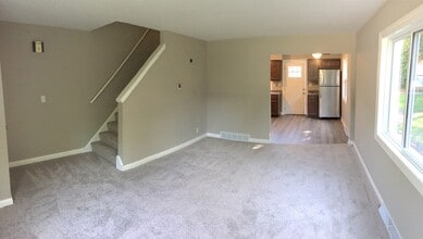 10601 W Garfield Ave in Wauwatosa, WI - Building Photo - Building Photo