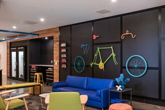 Hilite in Seattle, WA - Building Photo - Building Photo